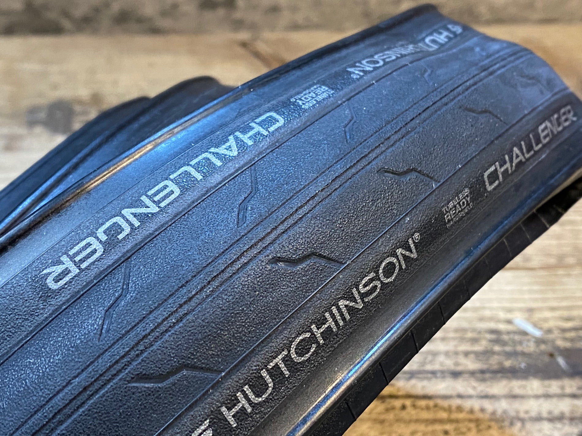 JT725 ハッチンソン HUTCHINSON チャレンジャー CHALLENGER タイヤ