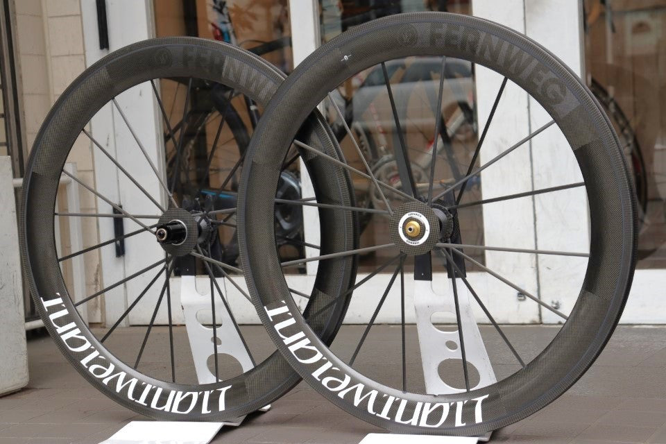 ライトウェイト Lightweight フェルンヴィーグ FERNWEG カーボン チューブラー ホイールセット カンパニョーロ 11S/1 –  BICI AMORE ONLINE STORE