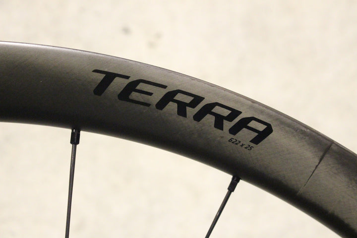 ロヴァール ROVAL テラ TERRA CL カーボン クリンチャー チューブレスレディ ホイールセット シマノ 11/12S 25C 【福岡店】