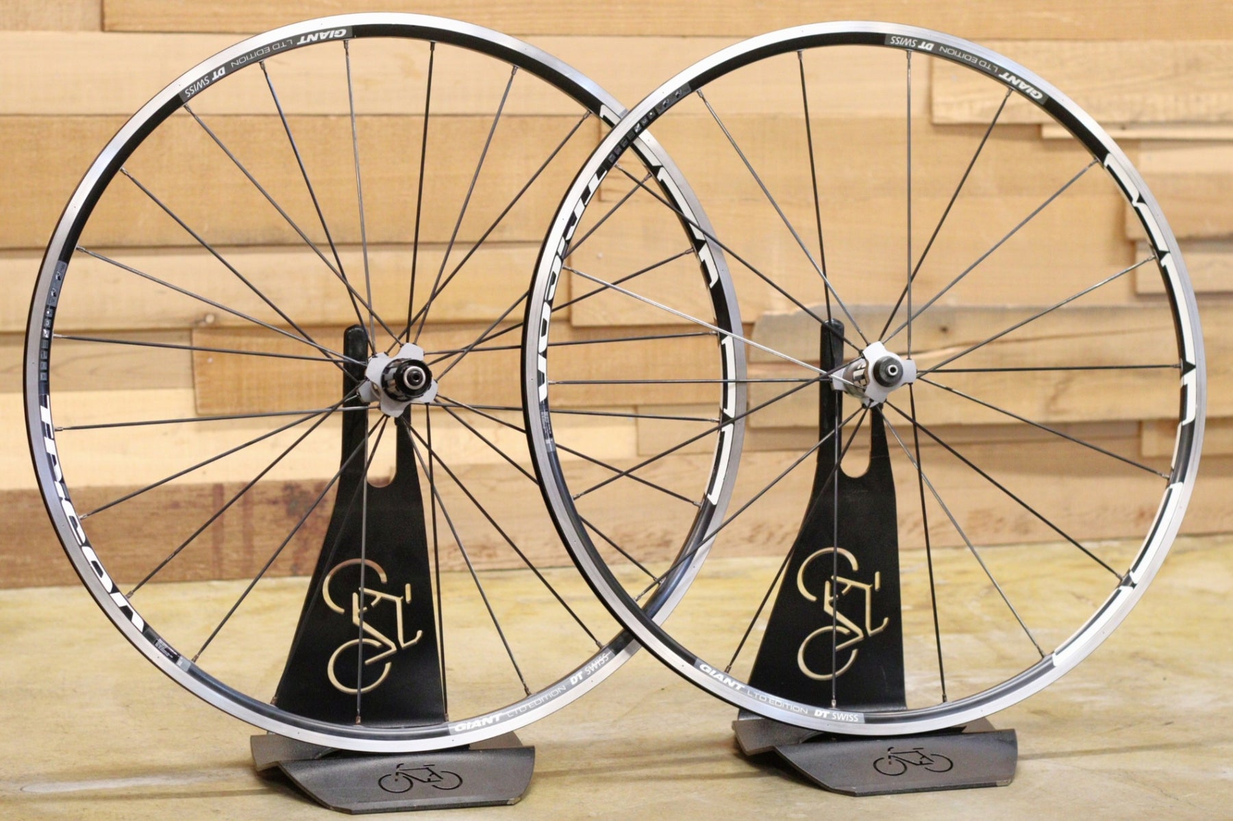 DT SWISS 完組トラック用ホイール DTスイス DT SWISS トライコン TRICON GIANT LIMITED アルミ