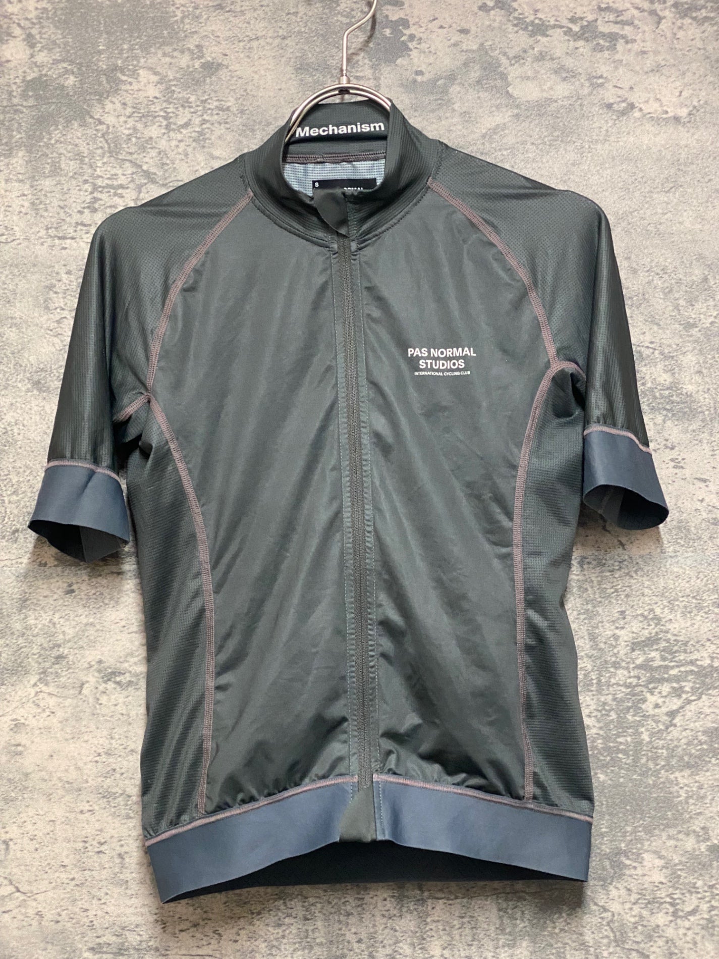 PAS NORMAL STUDIOS 半袖ジャージ Pas Normal Studios | Men's Mechanism Jersey | MAGNET