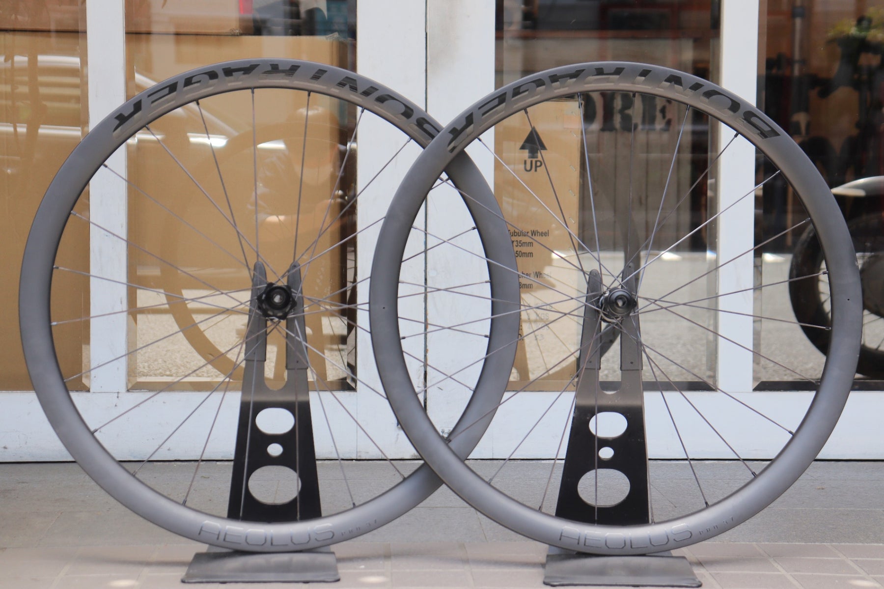 ボントレガー BONTRAGER アイオロス プロ AEOLUS PRO 37 DISC カーボン