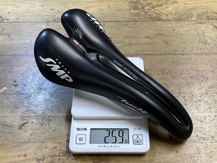 KP371 Selle SMP hell s サドル 黒 138mm aisi 304 tubeレール