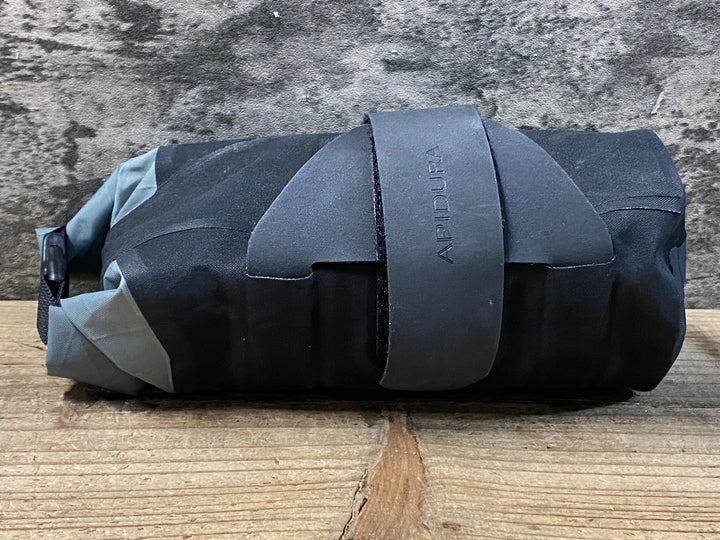 KA992 アピデュラ APIDURA ダウンチューブバッグ 1.8L 黒