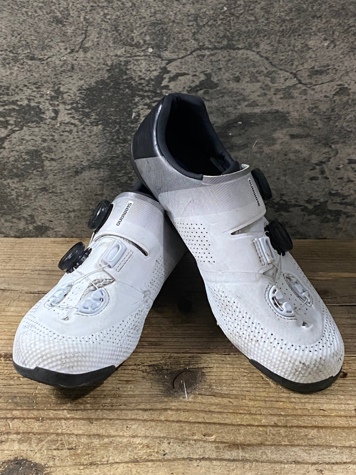 KH963 シマノ SHIMANO RC7 SHRC702M WIDE ビンディングシューズ 3穴 BOA 白 黒 EU43 ※右に僅かな穴有