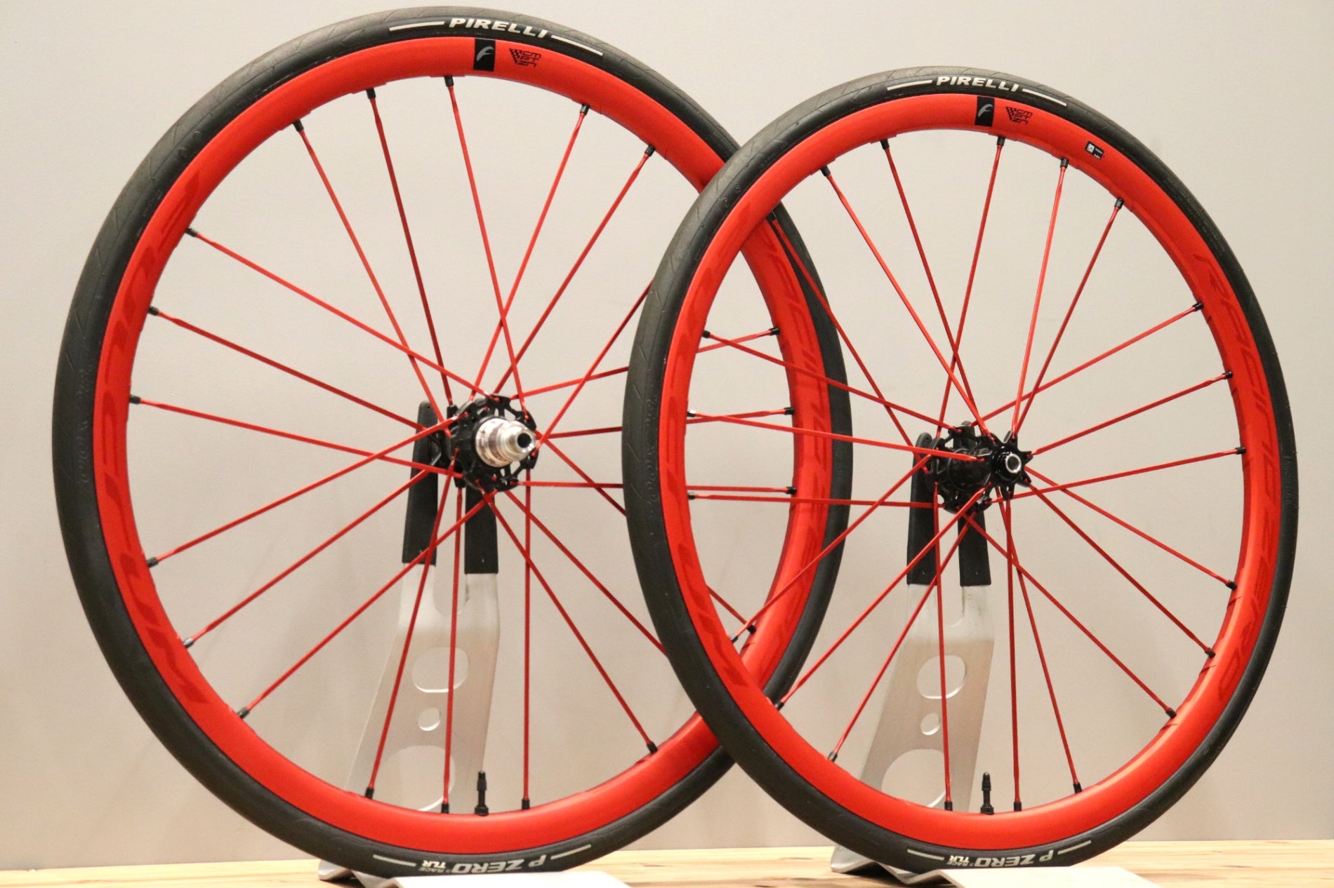 フルクラム FULCRUM レーシングゼロ RACING ZERO CMPTZN DB CUSTOM