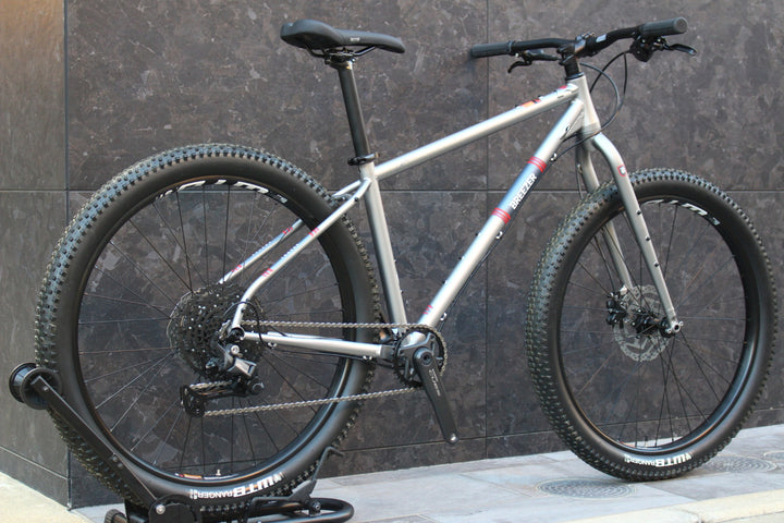 未走行品！ ブリーザー BREEZER トレヴァー TRAVER 2024 モデル 42サイズ シマノ キューズ U6000 10S クロモリ ハードテイル マウンテンバイク MTB 【福岡店】