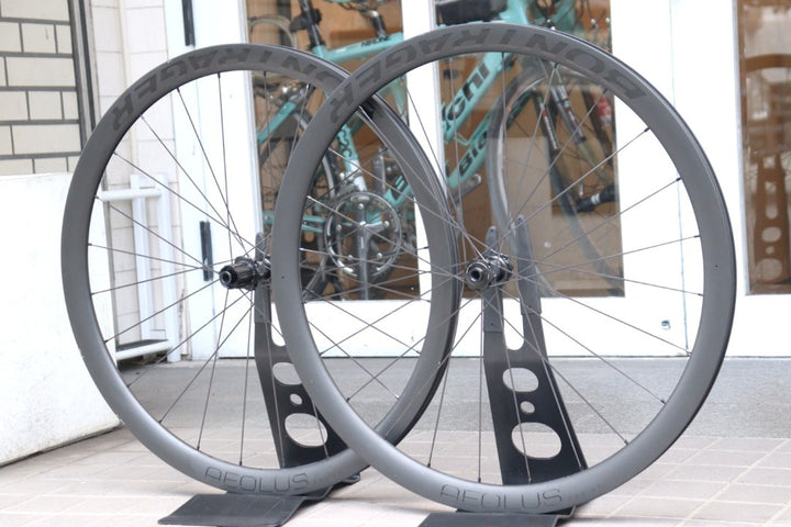 ボントレガー BONTRAGER アイオロス プロ ディスク AEOLUS PRO 37 TLR DISC カーボン チューブレスレディ ホイールセット シマノ11S/12S 21C 【横浜店】