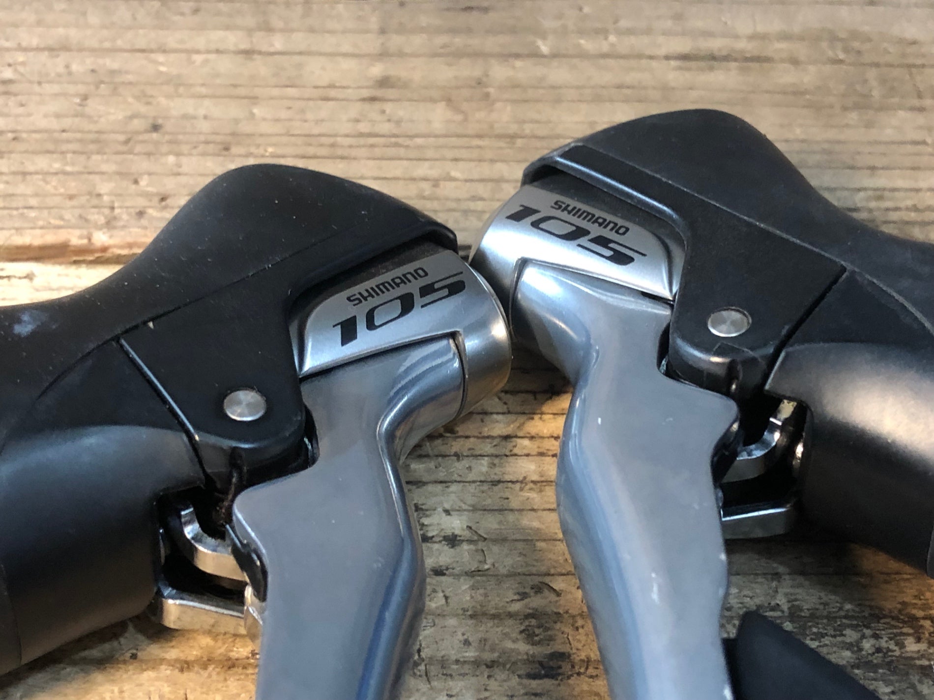 JV306 シマノ SHIMANO 105 ST-5800 STIレバー 2x11S シルバー – BICI