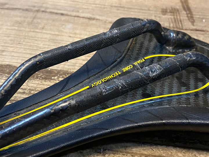 JO971 フィジーク fizik アンタレス ANTARES 00 サドル カーボンレール 140mm 黒 ※破れあり