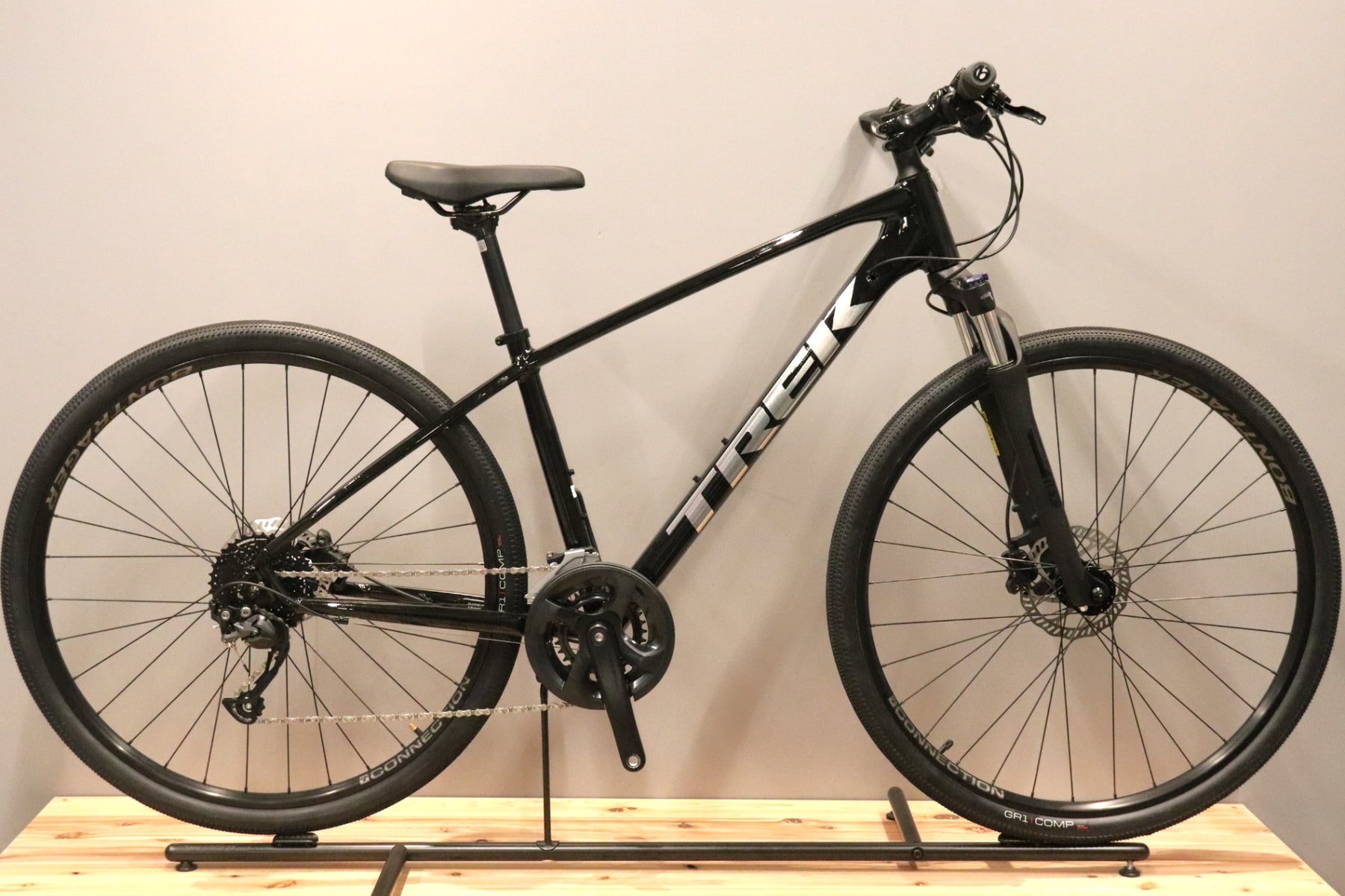 Ｄ844　★44800円★整備済み スポーツ中古自転車 【クロスバイク　TREK　デュアルスポーツ2　赤　48ｃｍ】 トレック(TREK) デュアル スポーツ 2 ジェネレーション 4｜クロス