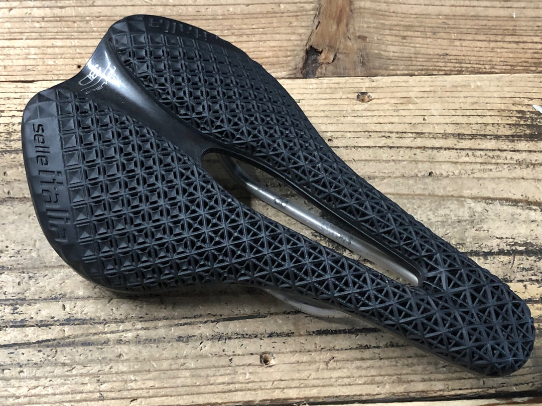 KF873 セライタリア selle ITALIA NOVUS BOOST EVO 3D SUPERFLOW サドル 黒 Ti316レール 145mm