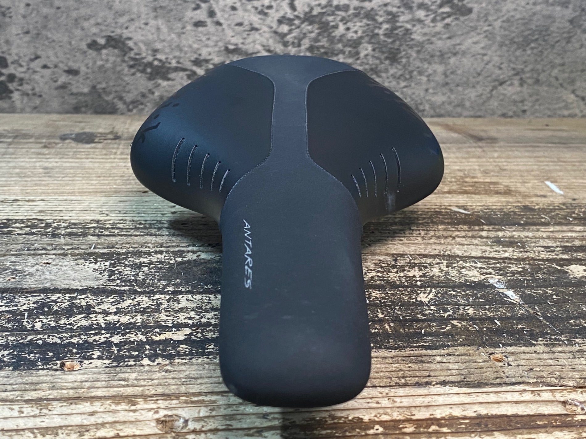 JG045 フィジーク fizik ANTARES R1 regular サドル カーボンレール