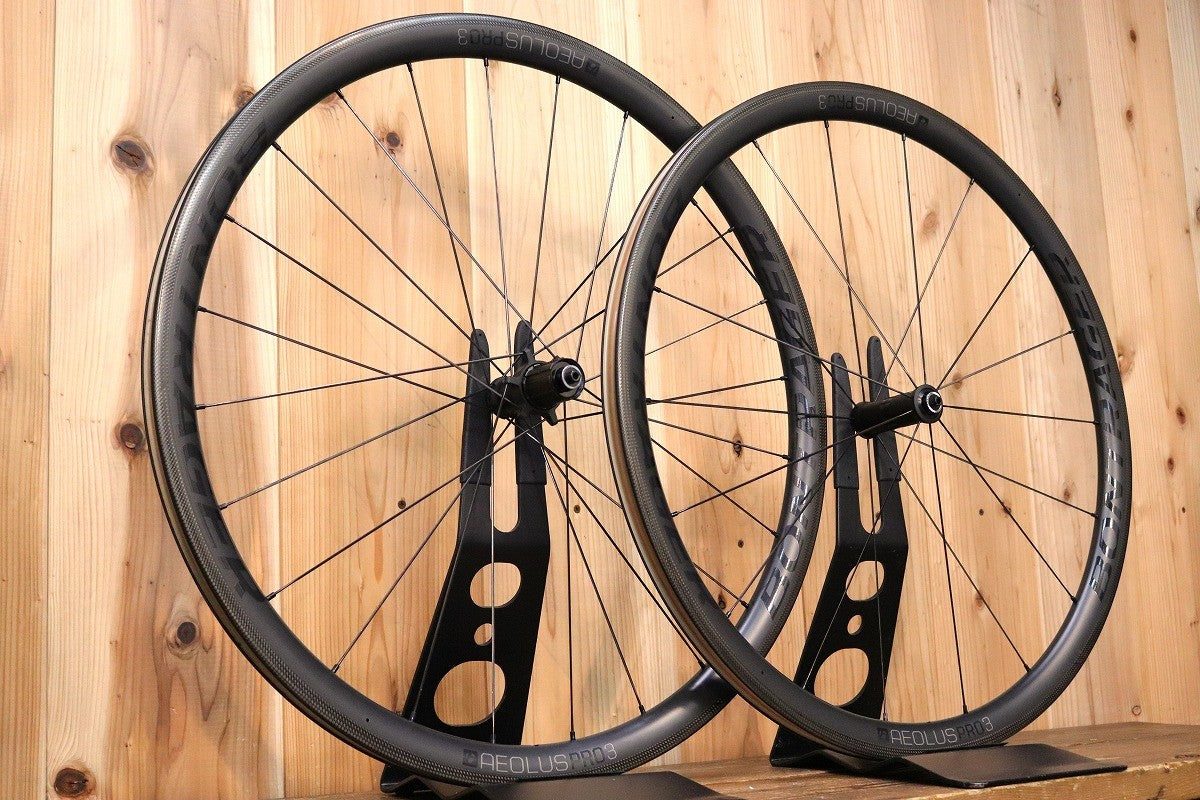 【12/15まで値下げ❗️】新品未使用AeolusPro3カーボンチューブレス Aeolus(アイオロス) Pro 3が新登場!! 20万円を切ったカーボンホイール