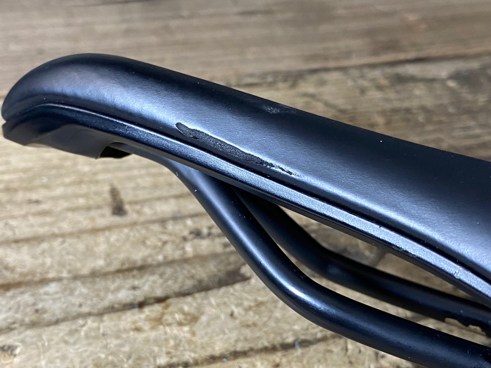 JT352 スペシャライズド SPECIALIZED POWER EXPERT サドル 黒 チタン