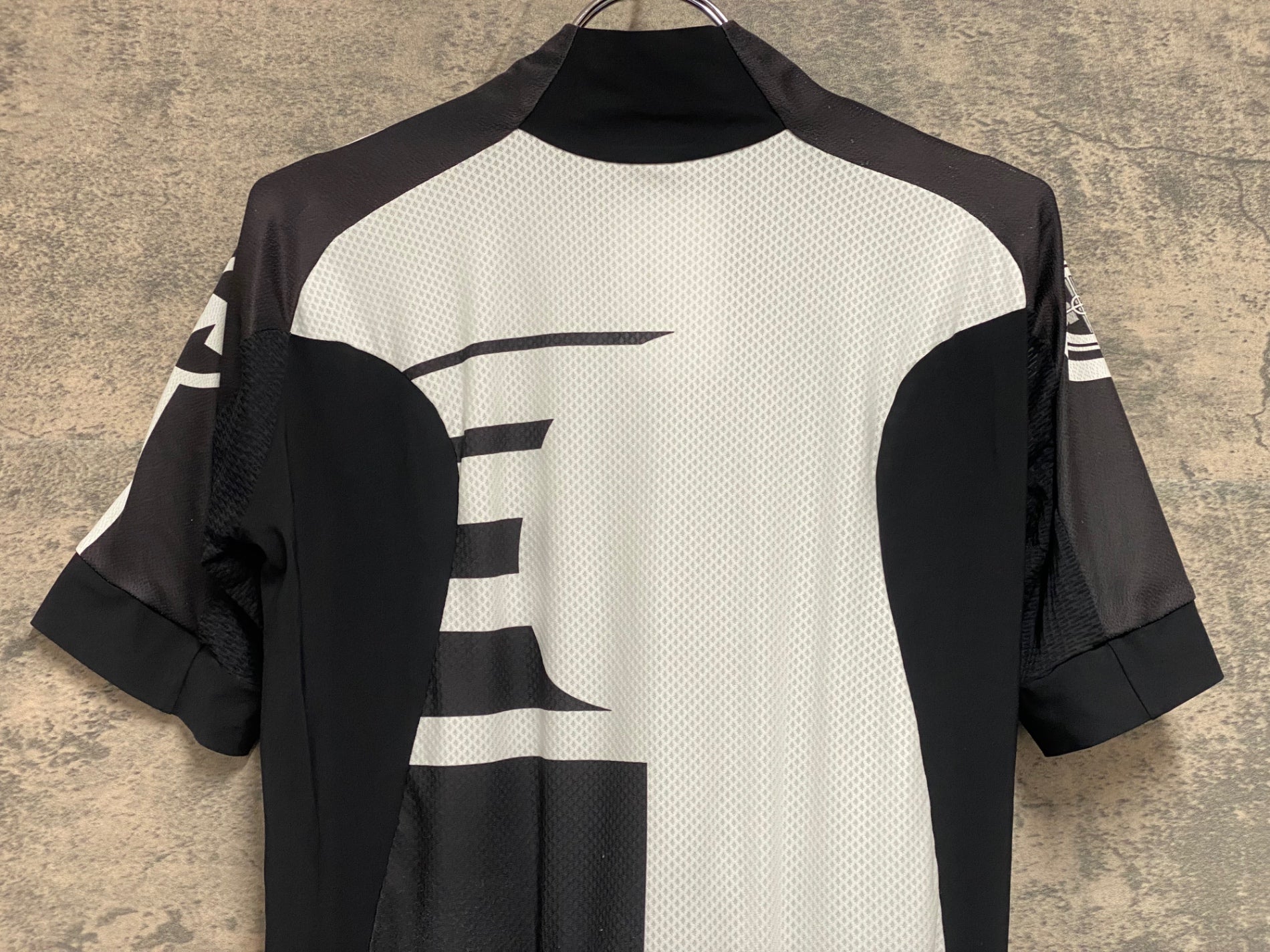 JV138 アソス ASSOS 半袖 サイクルジャージ 白 黒 M相当 – BICI AMORE