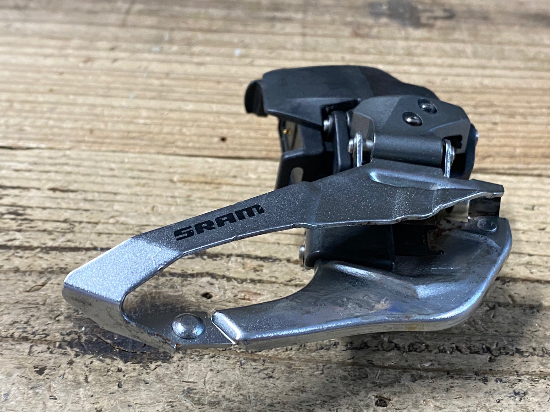 JZ297 スラム SRAM ライバル RIVAL E-TAP AXS フロントディレイラー 2S