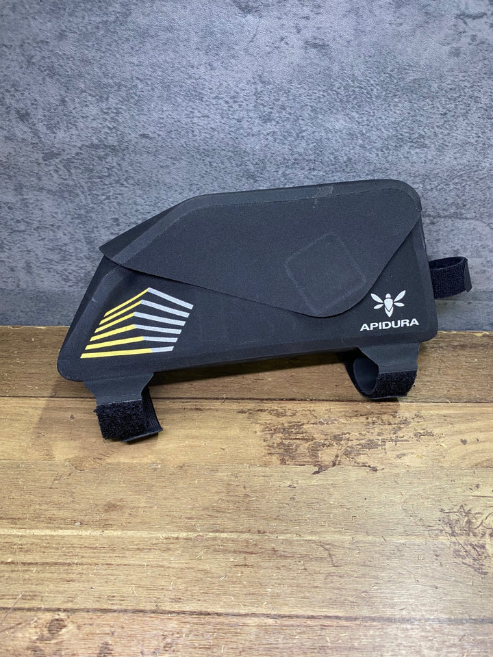 IY826 アピデュラ APIDURA レーシング・トップチューブパック 黒 1L