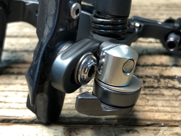 JR018 シマノ SHIMANO アルテグラ ULTEGRA BR-6800-F フロント ブレーキキャリパー ※ナット欠品
