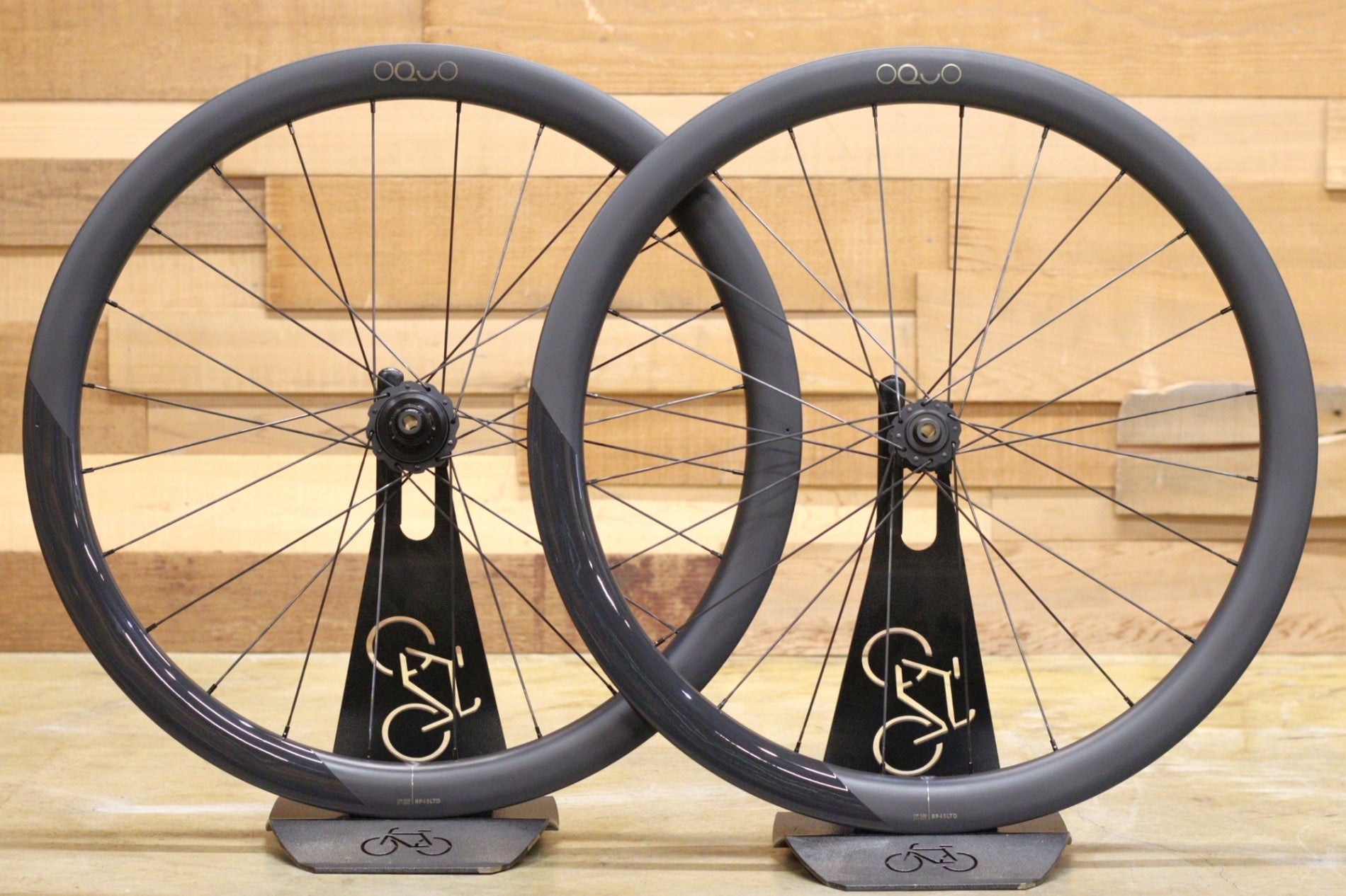 オークォ OQUO RP45 LTD カーボン チューブレスレディ ホイールセット