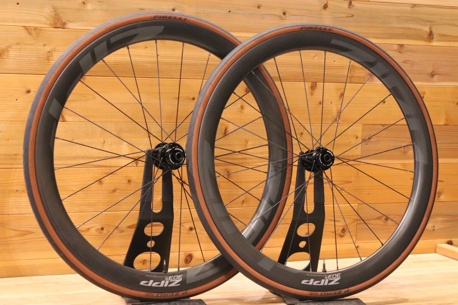 ジップ ZIPP 303S DISC シマノ 11S/12S 23㎜ フックレス カーボン