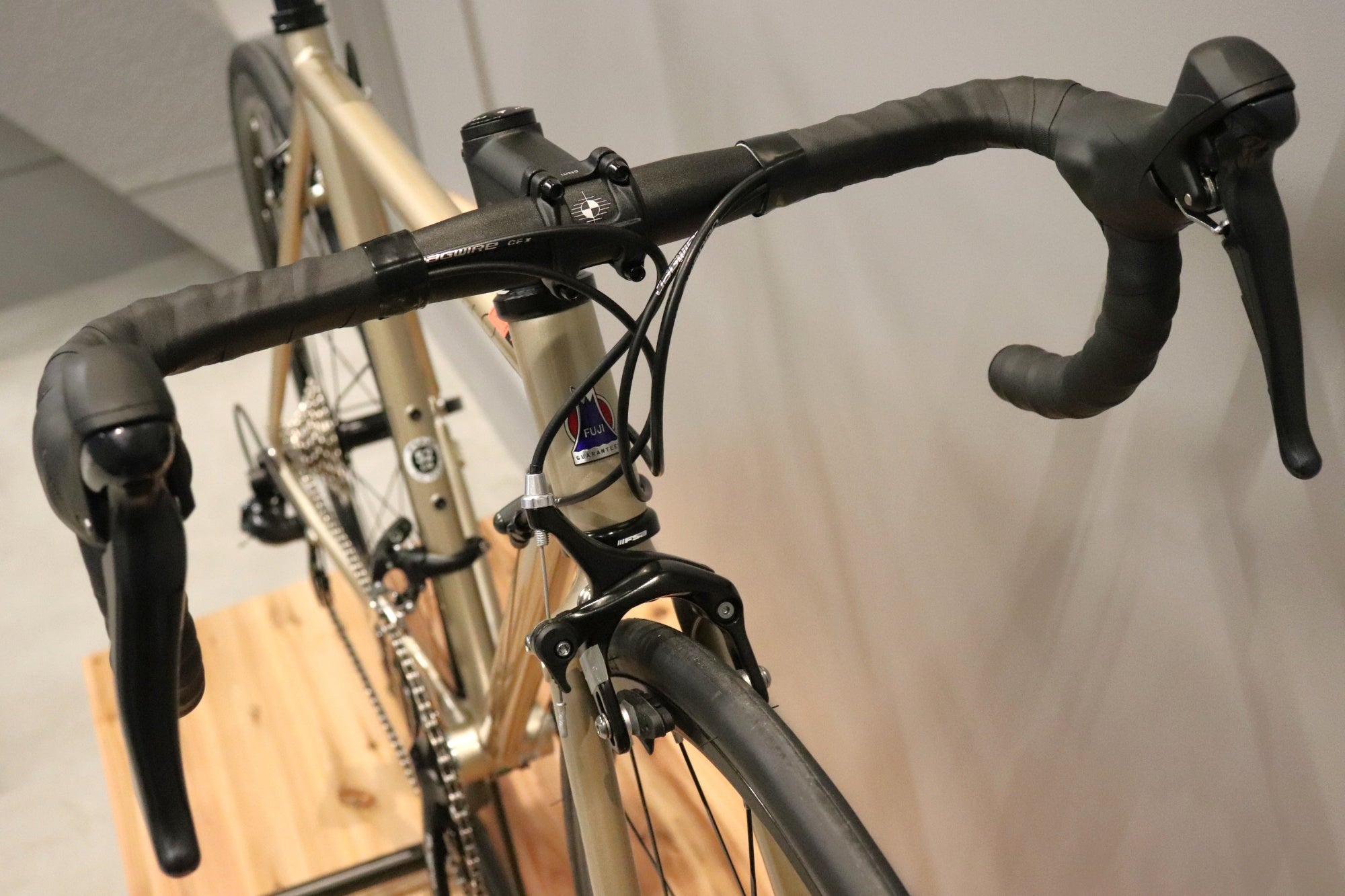 新車　FUJI BALLADΩ 2022年モデル ロードバイク BALLAD Ω - PRODUCT | FUJI BIKES OFFICIAL SITE - フジ自転車 公式サイト