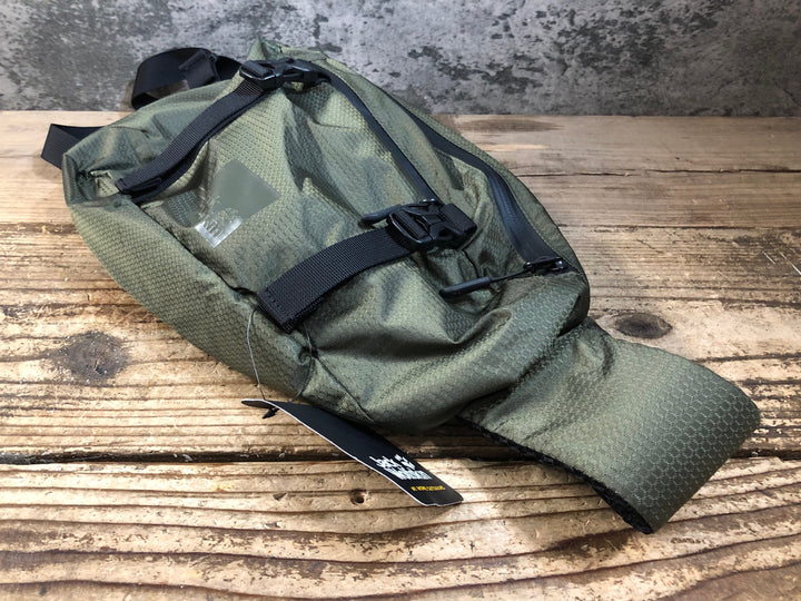 KE580 ジャックウルフスキン Jack Wolfskin メッセンジャーバッグ カーキ