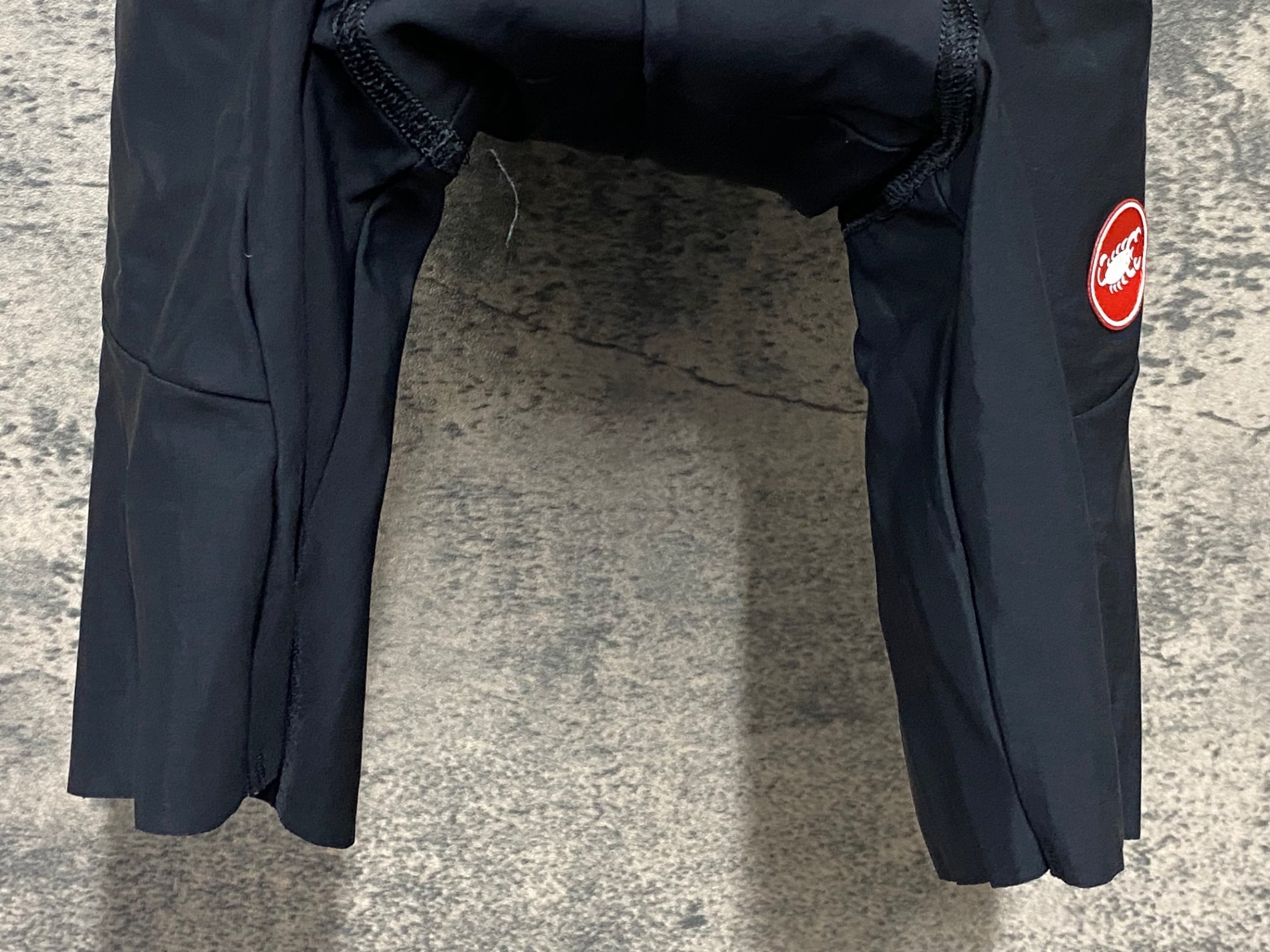 KC369 カステリ CASTELLI UNLIMITED PROTEKT カーゴ ビブショーツ 黒