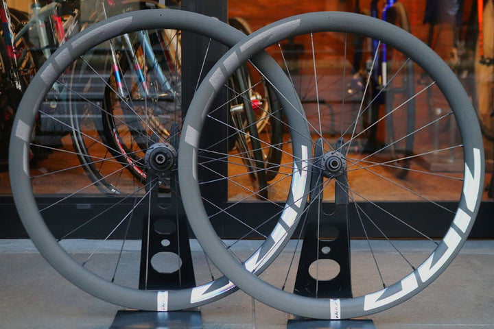 ジップ ZIPP 303 FIRECREST DISC FORCE EDITION カーボン チューブレスレディ ホイールセット シマノ 11/12S ワイドリム 【東京南麻布店】