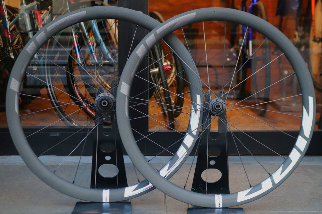 ジップ ZIPP 303 FIRECREST DISC FORCE EDITION カーボン チューブレス