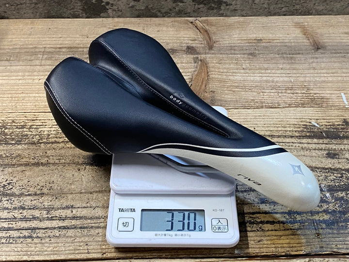JZ365 スペシャライズド SPECIALIZED RIVA サドル 黒 白 スチールレール