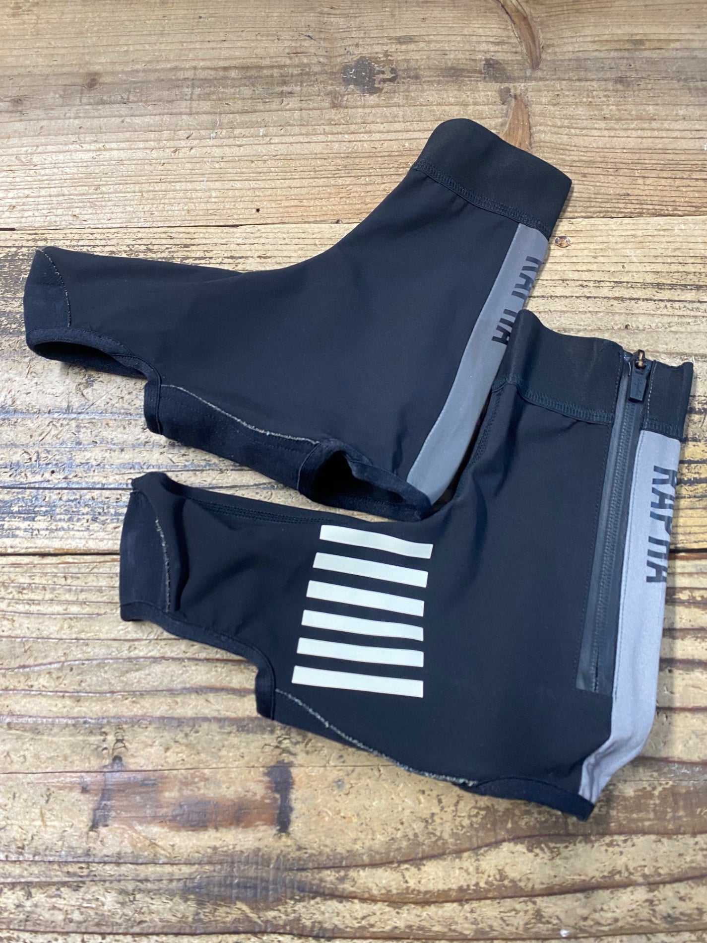 Rapha Pro Team ブラック Mラファ プロチーム シューズカバー KB339 ラファ Rapha PRO TEAM OVERSHOES シューズカバー 黒 M – BICI