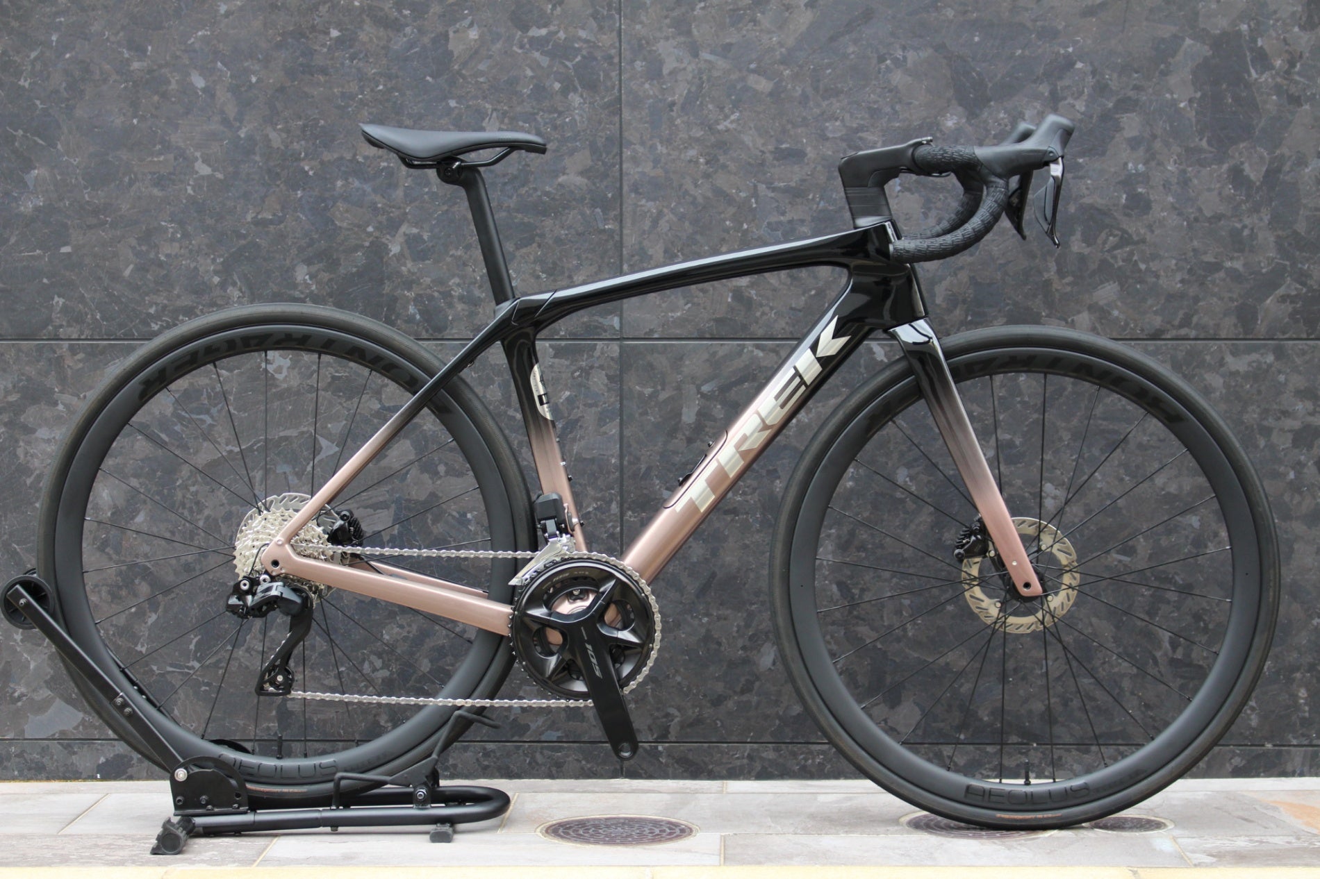 TREK ドマーネSL6 カーボンフレーム 540mm TREK ドマーネSL6 フレーム TREK ドマーネSL6 カーボンフレーム 540mm