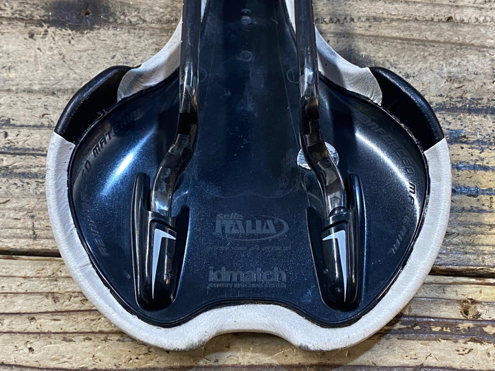 JV940 セライタリア selle italia Flite KiT CARBONiO サドル 白 カーボンレール ※座面表面劣化,レールガタつきの為ジャンク