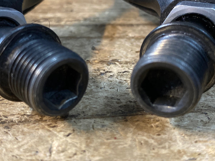JP654 シマノ SHIMANO 105 PD-5700-C ビンディングペダル SPD-SL