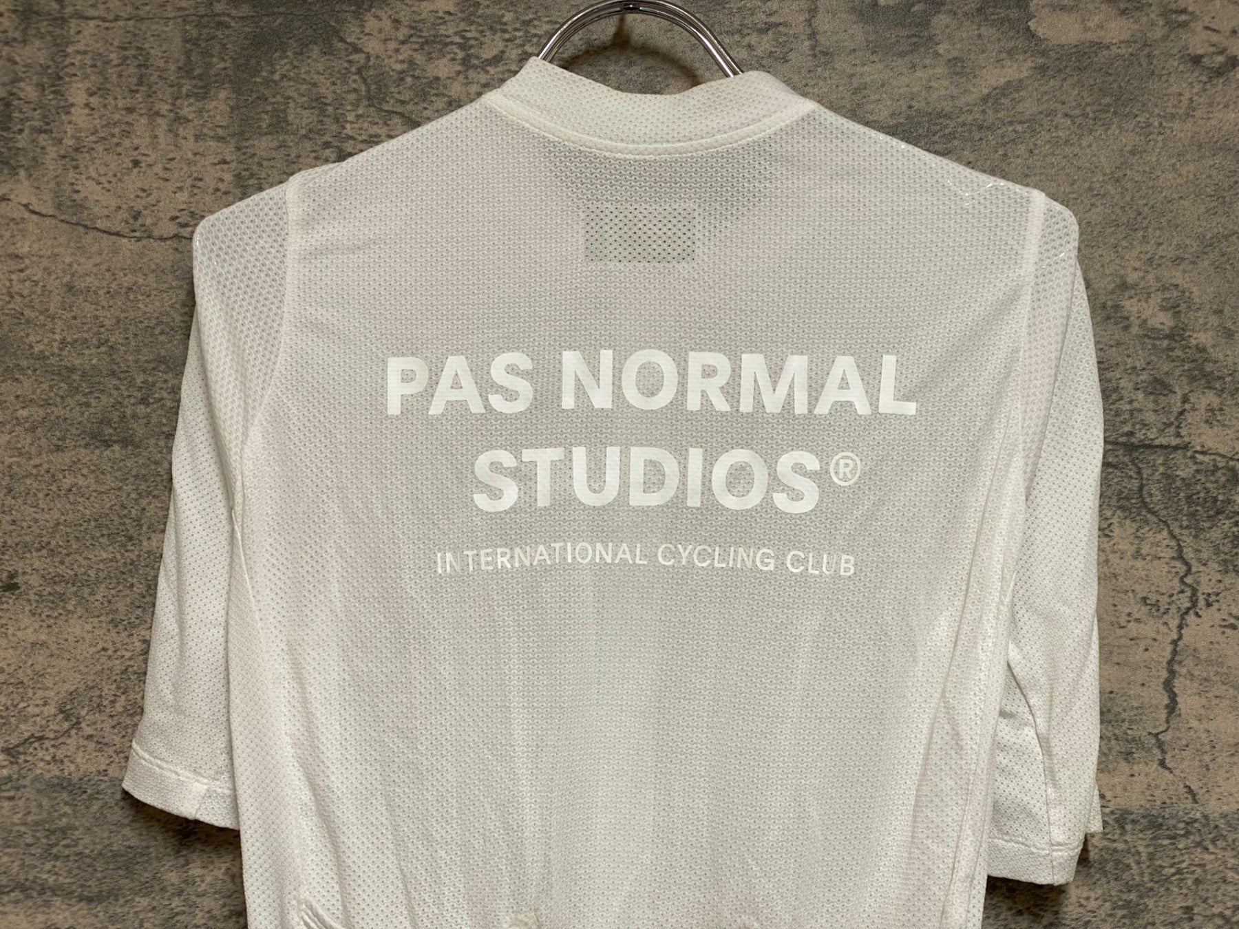 KE882 パスノーマルスタジオ PAS NORMAL STUDIOS Solitude 半袖