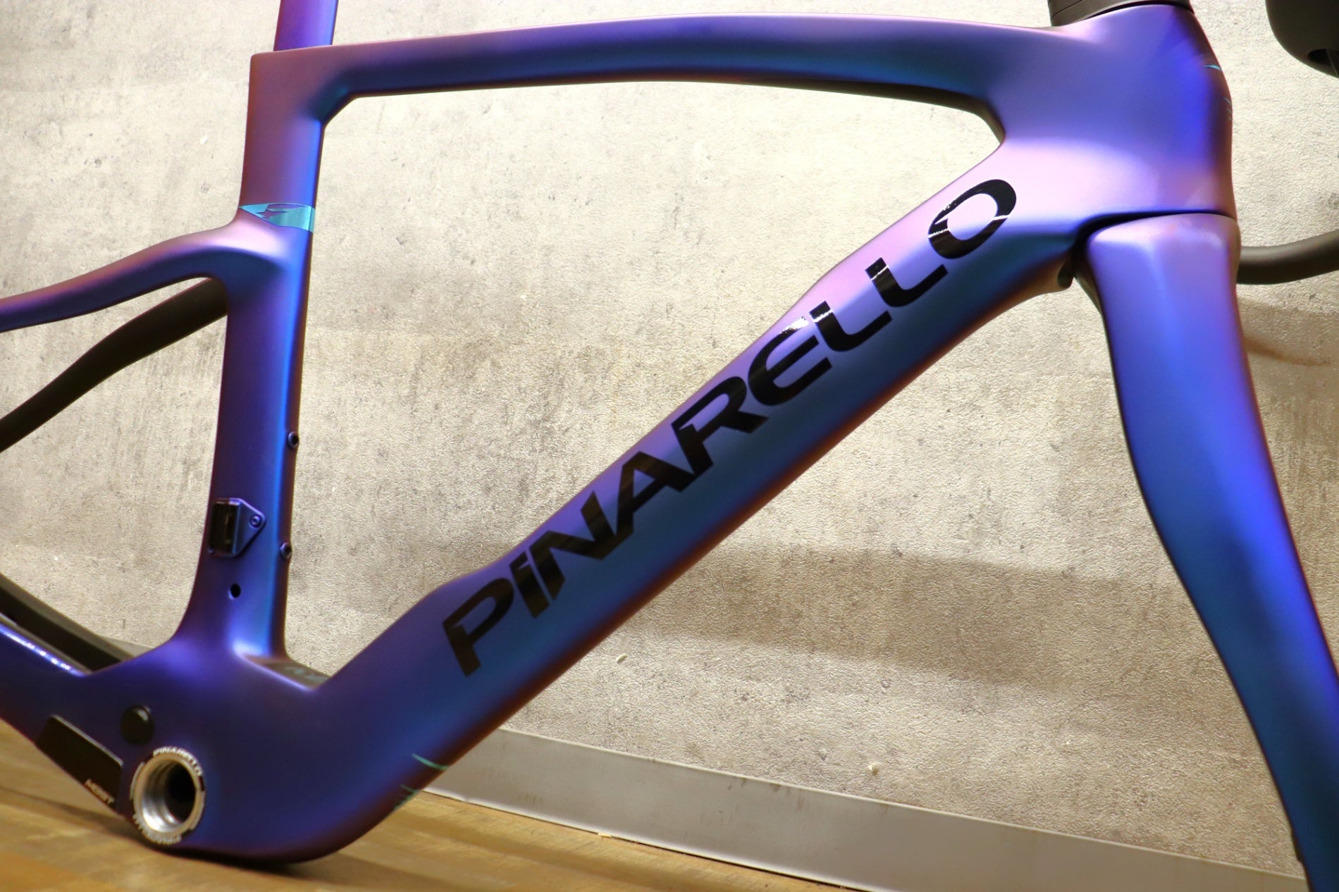 ピナレロ PINARELLO ドグマ NEW DOGMA F 2025 465サイズ カーボン