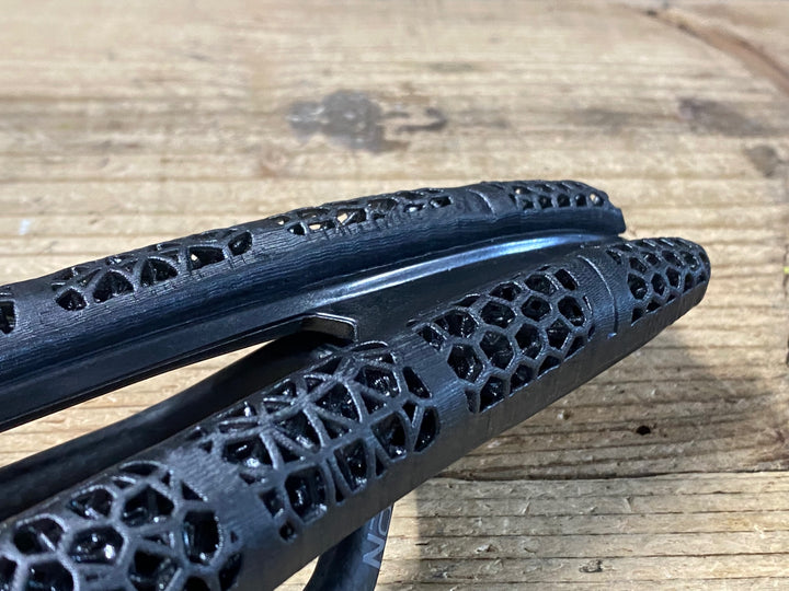 JZ096 プロロゴ prologo NAGO R4 PAS 3DMSS サドル 黒 Nackレール