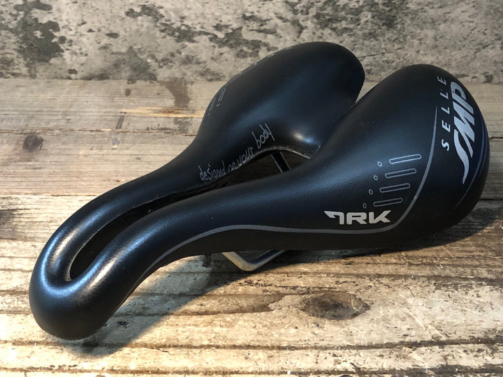 JR116 SELLE SMP TRK サドル 黒 175mm クロモリ