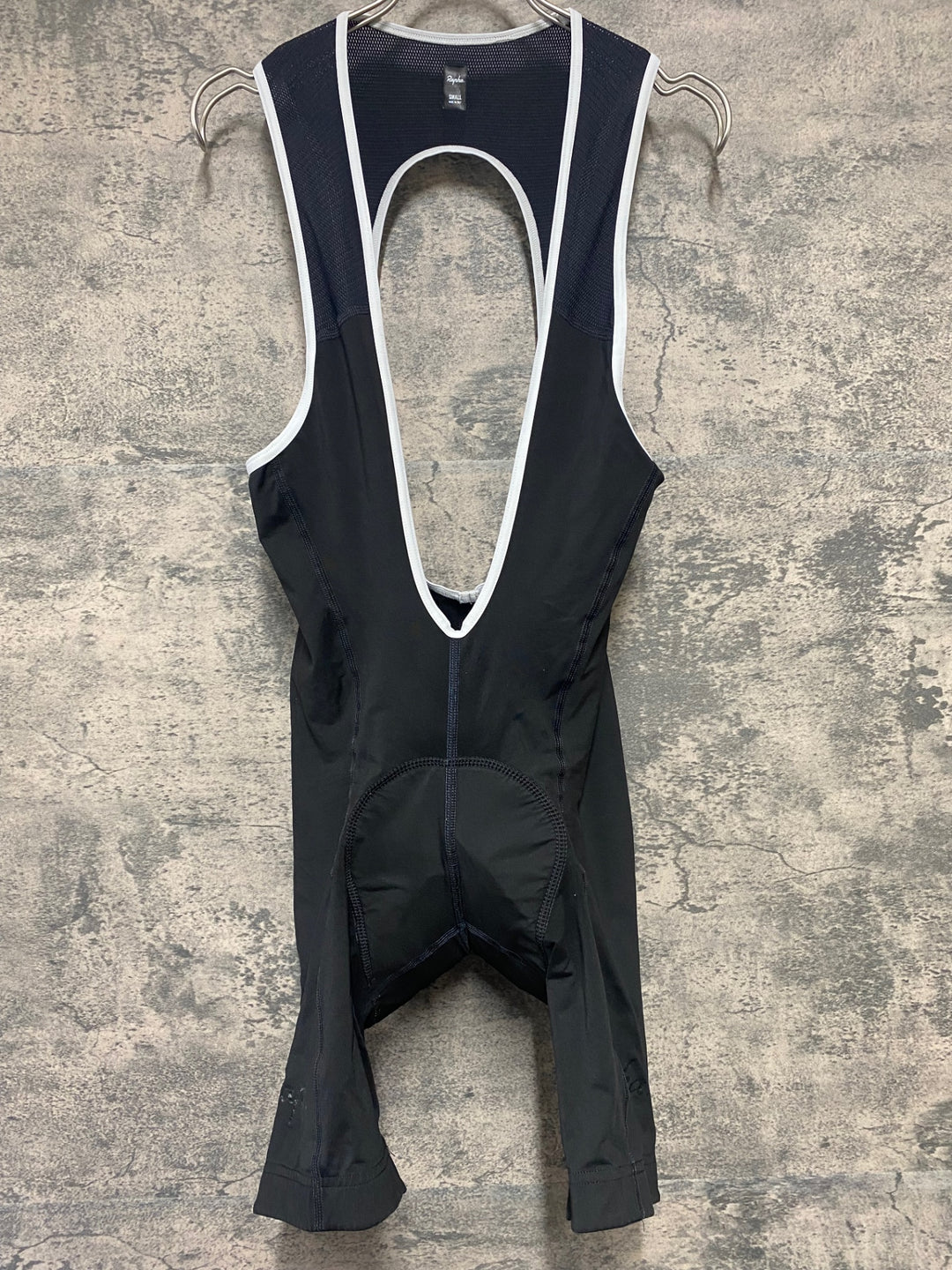 JJ534 ラファ Rapha CLASSIC BIB SHORTS Ⅱ ビブショーツ 黒 S ロゴプリント割れあり