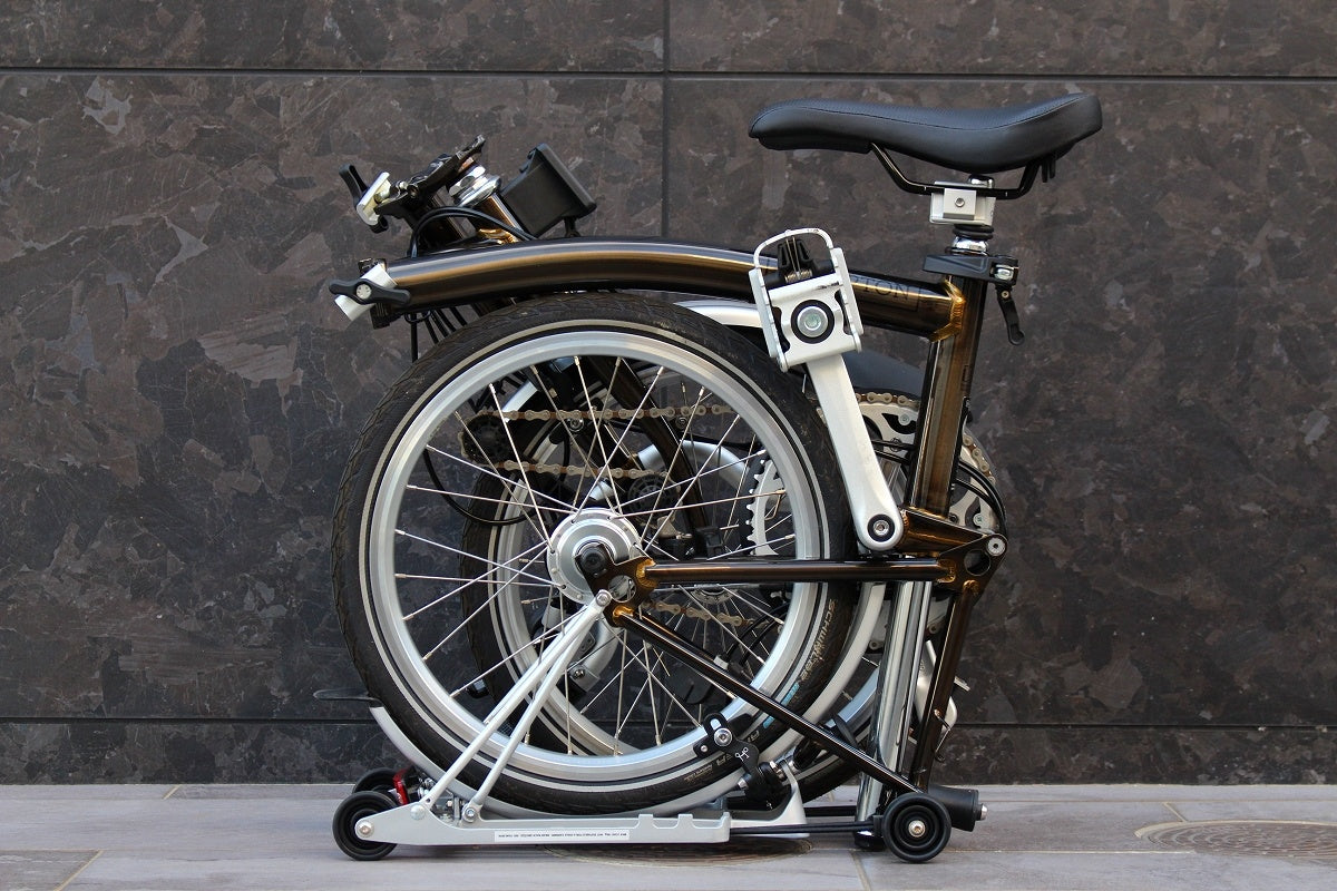 ブロンプトン BROMPTON M6R C Line Explore Mid 2022年モデル ブラックラッカー 16インチ 折り畳み 小径 –  BICI AMORE ONLINE STORE