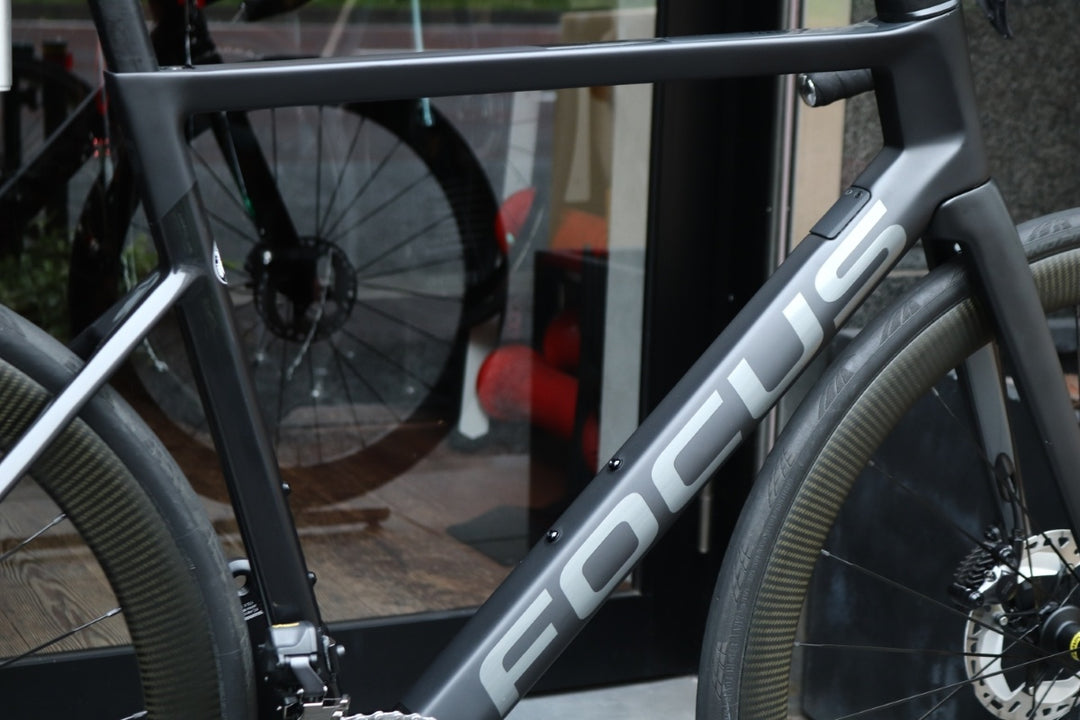 決算SALE フォーカス FOCUS イザルコマックス IZALCOMAX DISC 2022モデル 56サイズ シマノ アルテグラ R8170 12S カーボン ディスクブレーキ ロードバイク 【東京南麻布店】