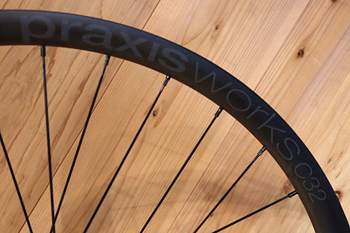 【訳アリ】 クリスキング CHRIS KING ISO FRONT BOOST 110×15mm PRAXIS WORKS C32リム 32H カーボン チューブレス フロントホイール 27.5インチ 【千葉店】