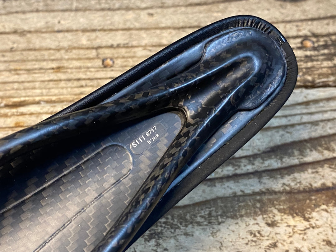 JW098 フィジーク fizik ARIONE 00 サドル 黒 カーボンレール 123mm