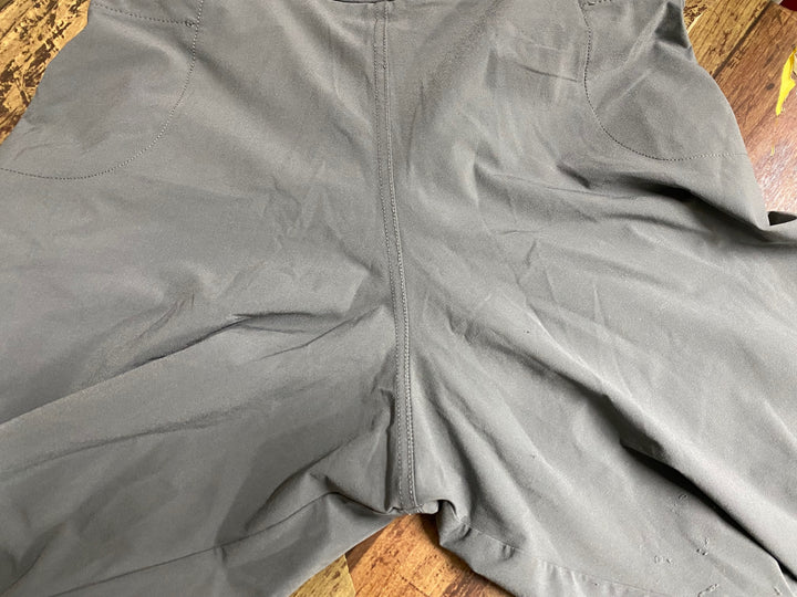 JG368 カフェドシクリステ Cafe du Cycliste RENEE Man サイクルパンツ グレー M
