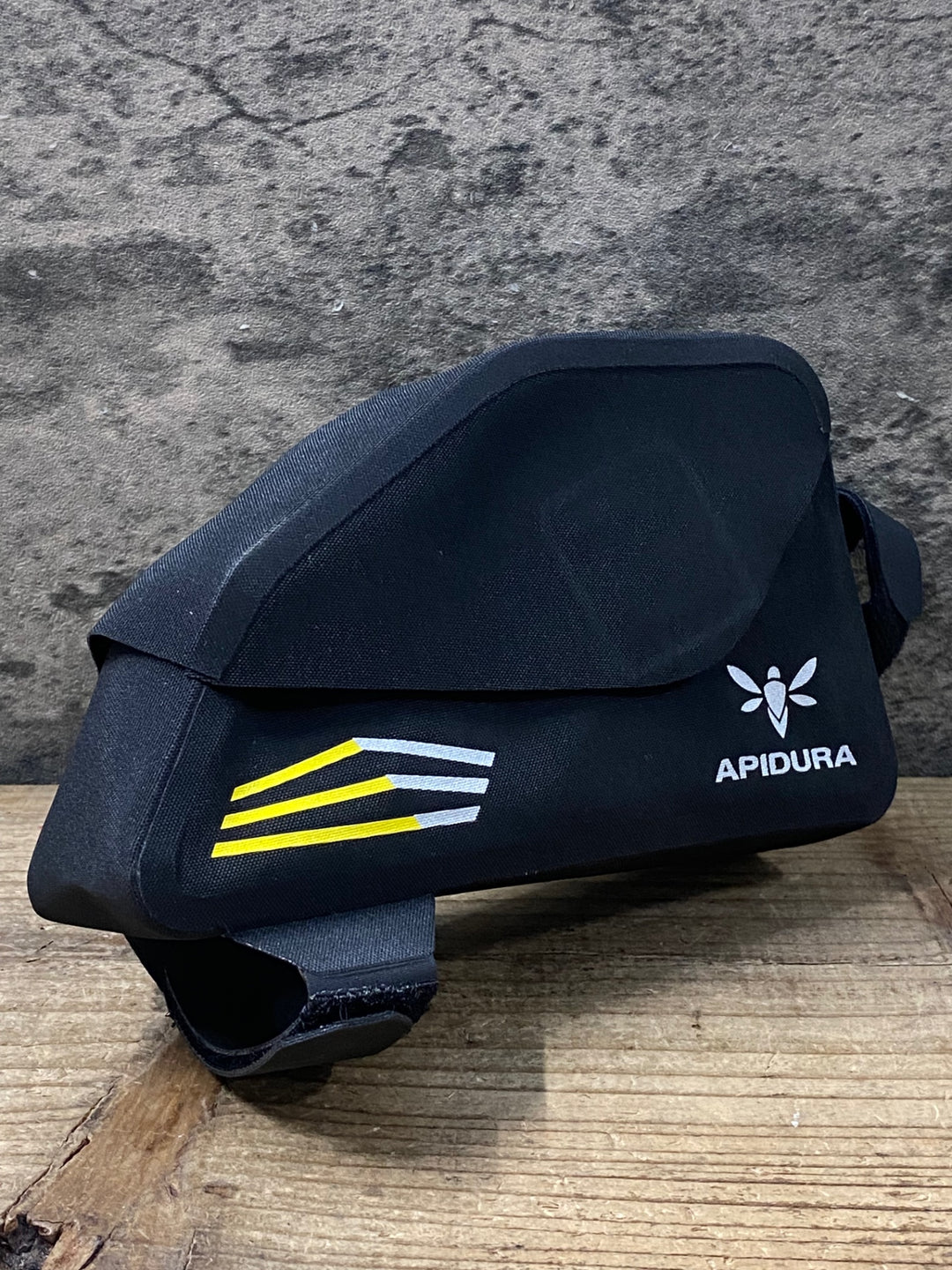 KO670 アピデュラ APIDURA RACING TOP TUBE PACK 0.5L トップチューブバッグ黒
