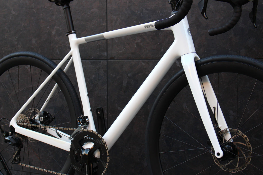 未使用品！ ビシャ 毘沙 四号機 BIS004 Mサイズ シマノ 105 R7000 MIX 11S 機械式DISC カーボン ロードバイク 【福岡店】