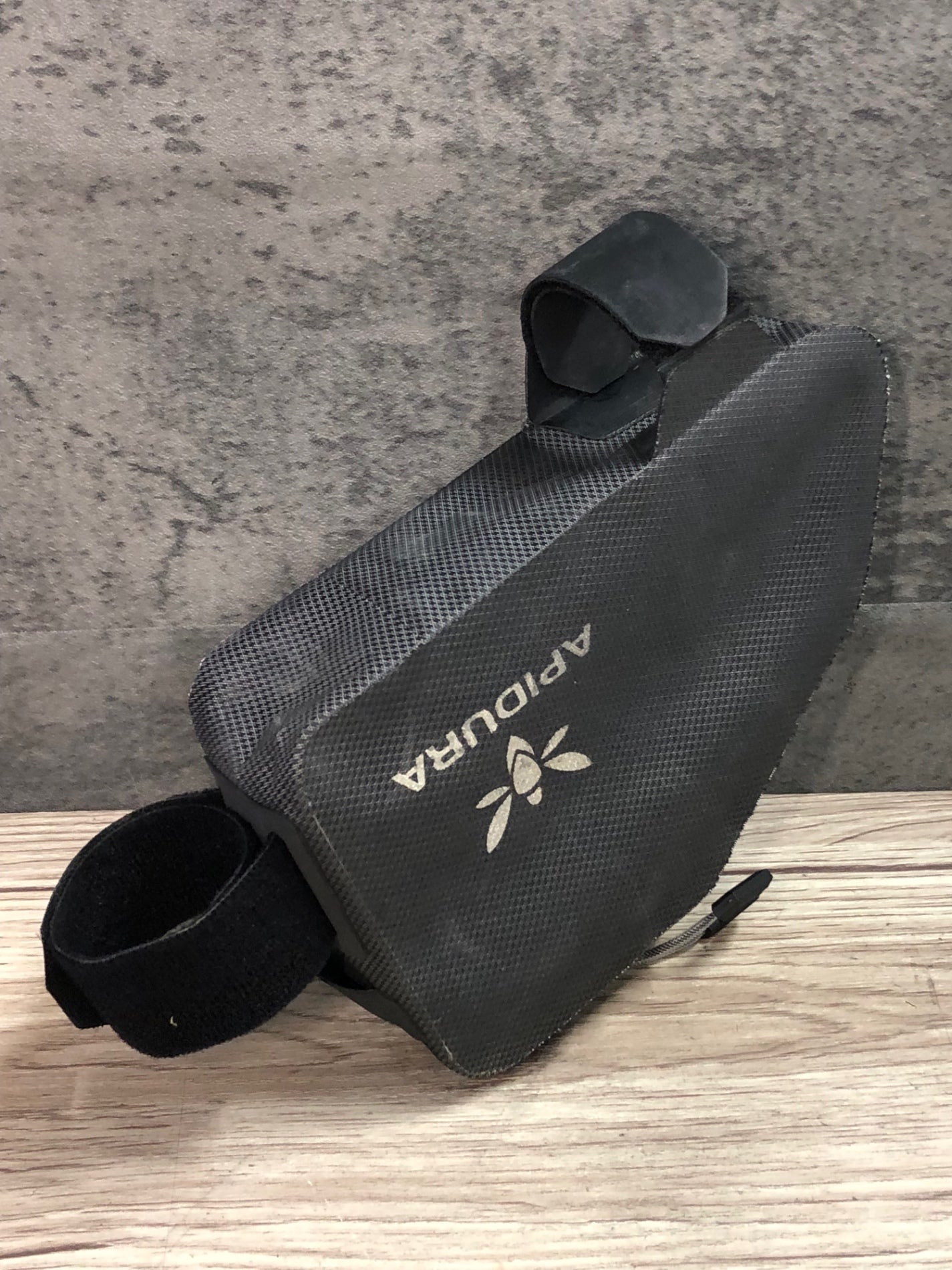 APIDURA 車体装着バッグ ブラック JS007 アピデュラ APIDURA トップチューブバッグ 0.5L グレー – BICI