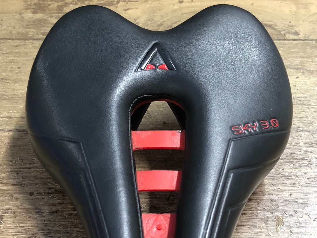 KN326 アスチュート ASTVTE SKY 3.0 サドル 黒 カーボンレール 135mm