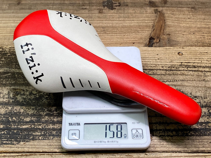 JN799 フィジーク fizik アンタレス ANTARES R3 サドル カーボンレール 赤白 143mm
